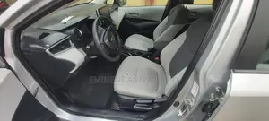 Toyota Corolla LE 2021 Silver