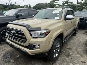 Toyota Tacoma 2017 Gold