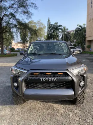 Toyota 4-Runner SR5 4x2 Premium 2019 Gray