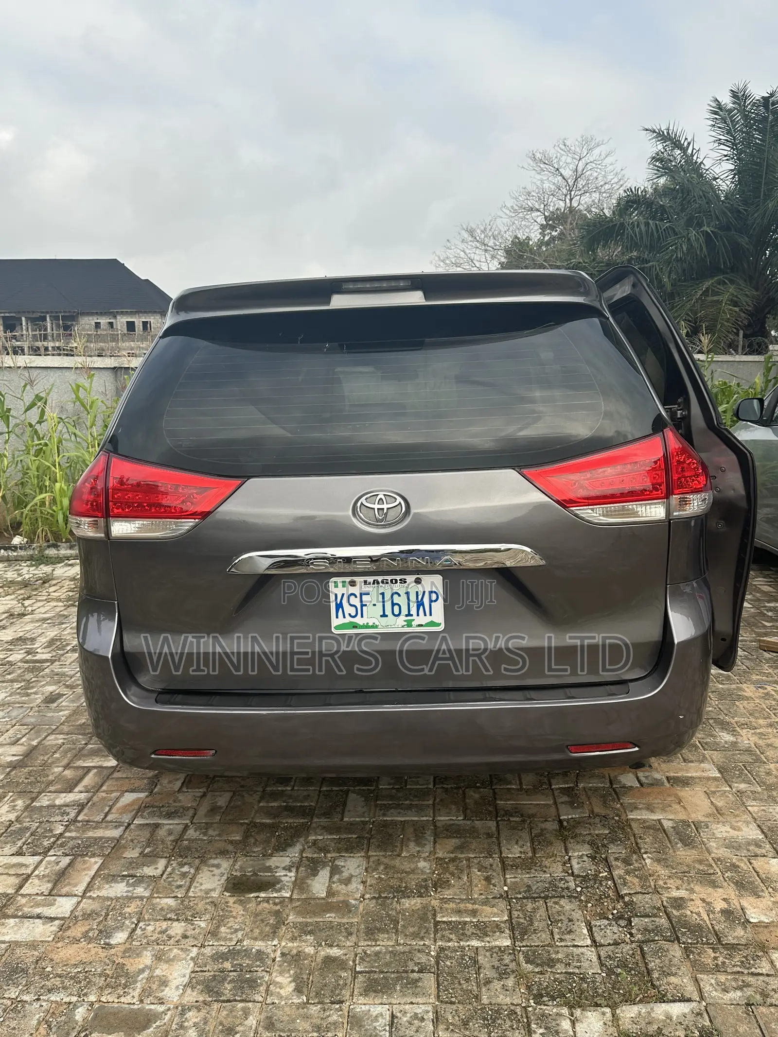 Toyota Sienna LE 8 Passenger 2012 Gray