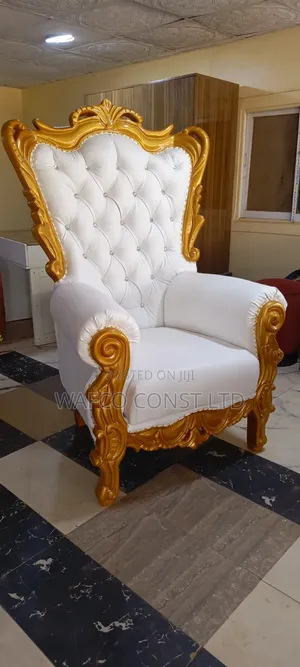 Royal and Throne Chairs