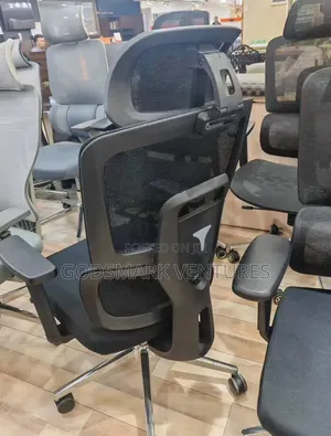 Ergonomic Mesh Swivel Office Chair