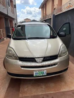 Toyota Sienna LE AWD 2005 Gold