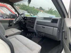 Volkswagen Transporter 2006 White