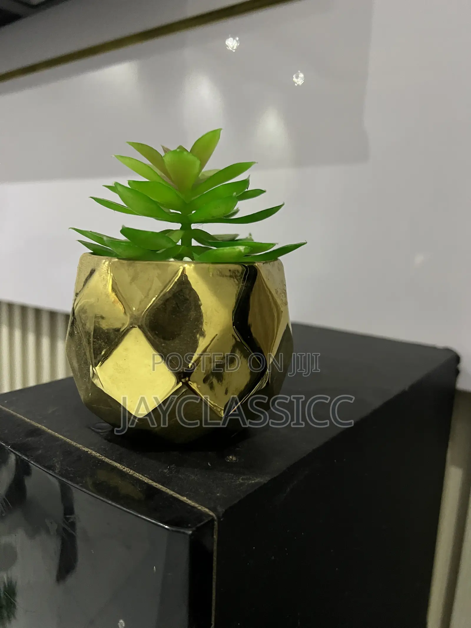 Flowers With Gold Base