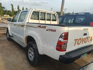 Toyota Hilux 2014 White