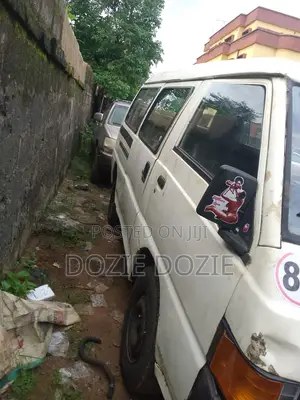 Mitsubishi L300 2000 White