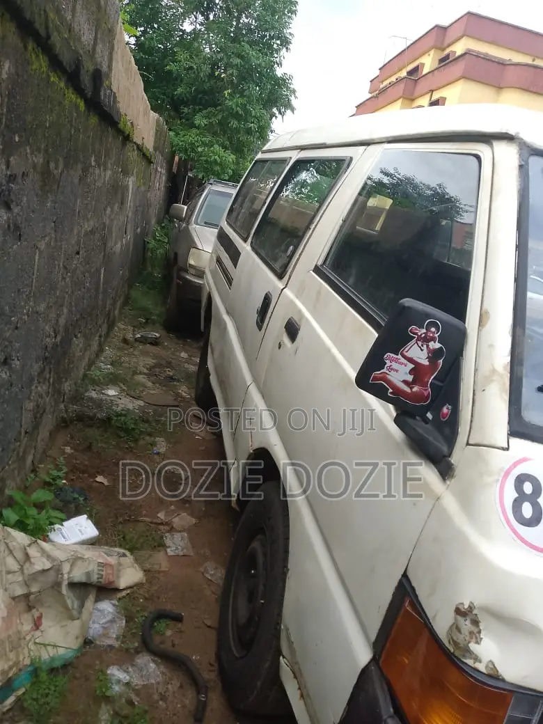 Mitsubishi L300 2000 White