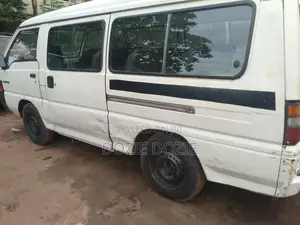 Mitsubishi L300 2000 White