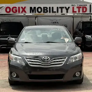 Toyota Camry LE 4dr Sedan (2.5L 4cyl 6AM) 2010 Gray