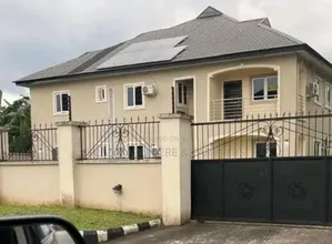 4bdrm Block of Flats in Ewat Housing Estate for sale