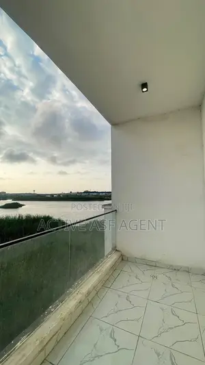 6bdrm Duplex in Chevron for rent