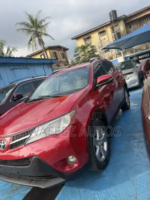 Toyota RAV4 XLE 4dr SUV (2.5L 4cyl 6A) 2014 Red