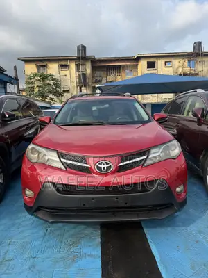 Toyota RAV4 XLE 4dr SUV (2.5L 4cyl 6A) 2014 Red