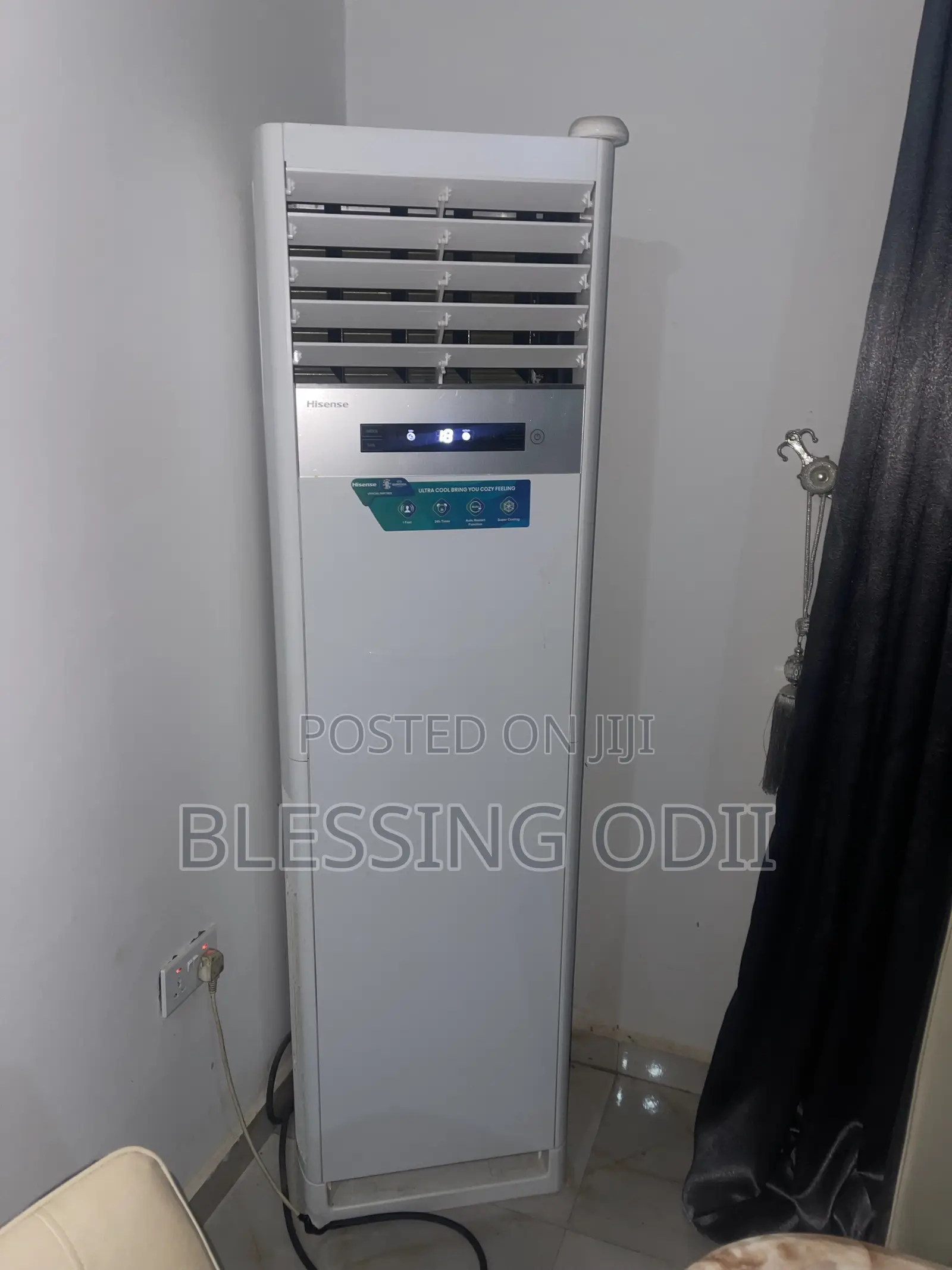 Hisense 2.5hp Standing AC 7months Use Gas Inside