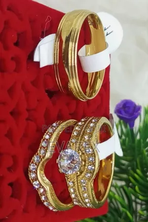 Eva-Gold Engagement/Wedding Ring Set