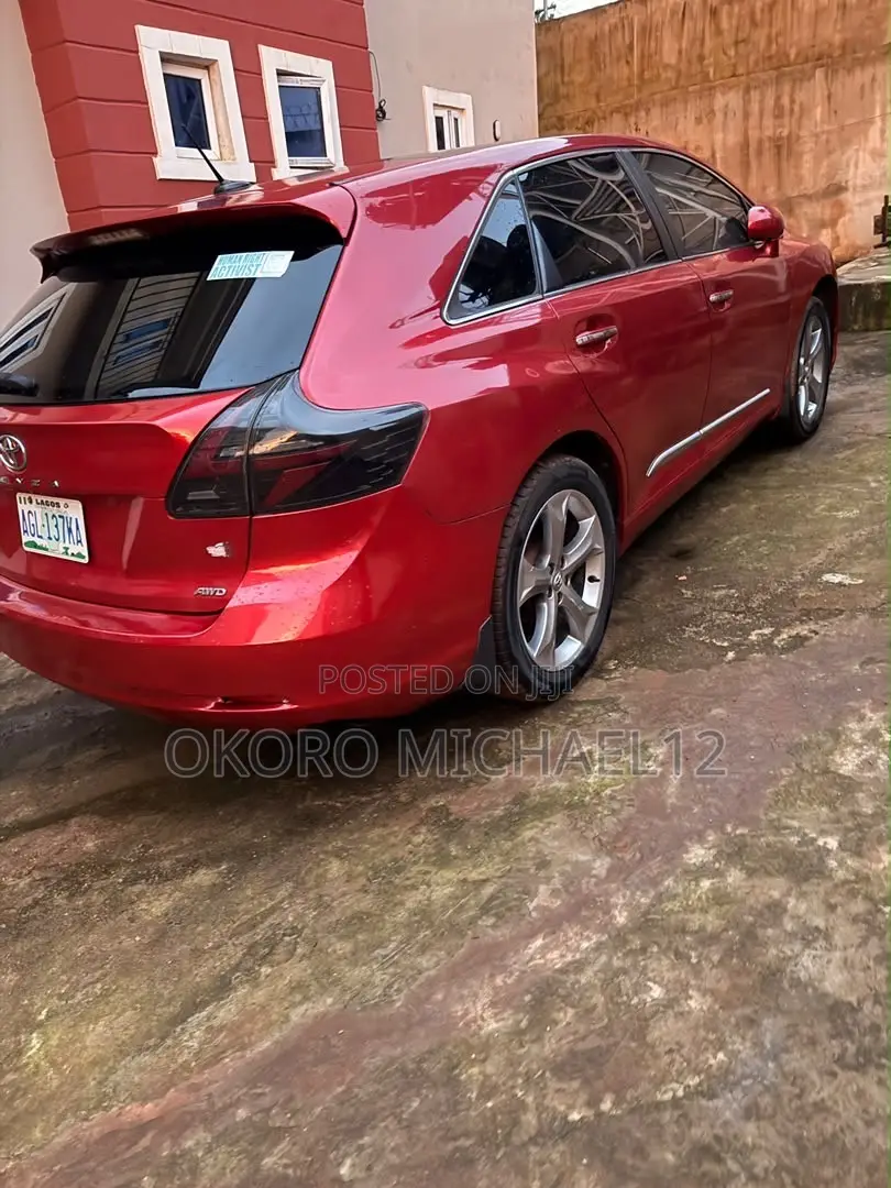 Toyota Venza AWD 2010 Red
