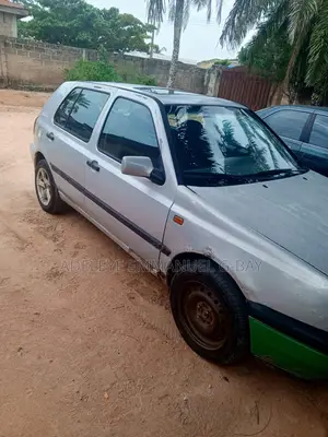 Volkswagen Golf 2000 Silver