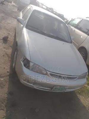 Toyota Corolla 1998 Gold