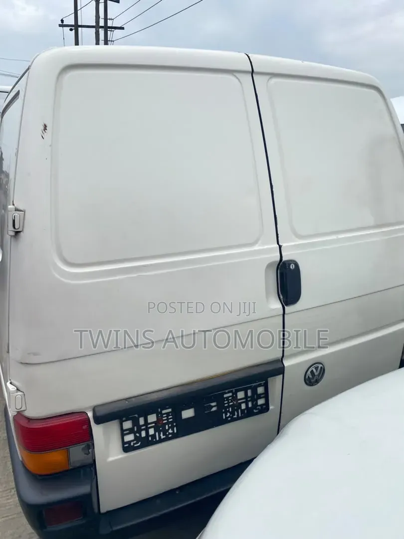 Volkswagen Transporter 2001 White