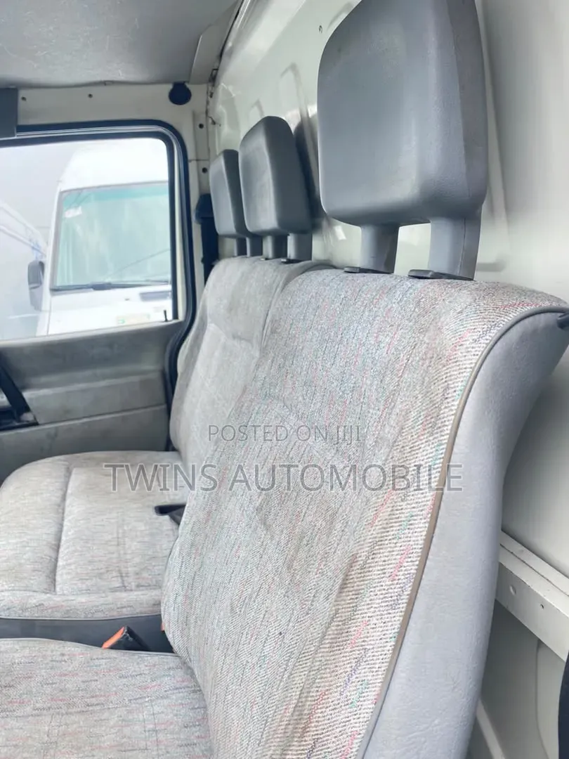 Volkswagen Transporter 2001 White