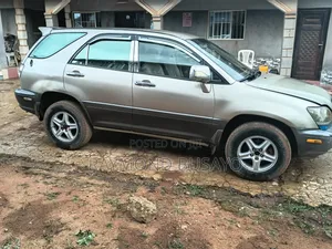 Lexus RX 2000 Gold
