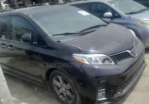 Toyota Sienna SE Premium 8-Passenger 4dr Minivan (3.5L 6cyl 6A) 2015