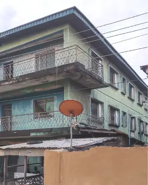 10bdrm House in Mushin for sale