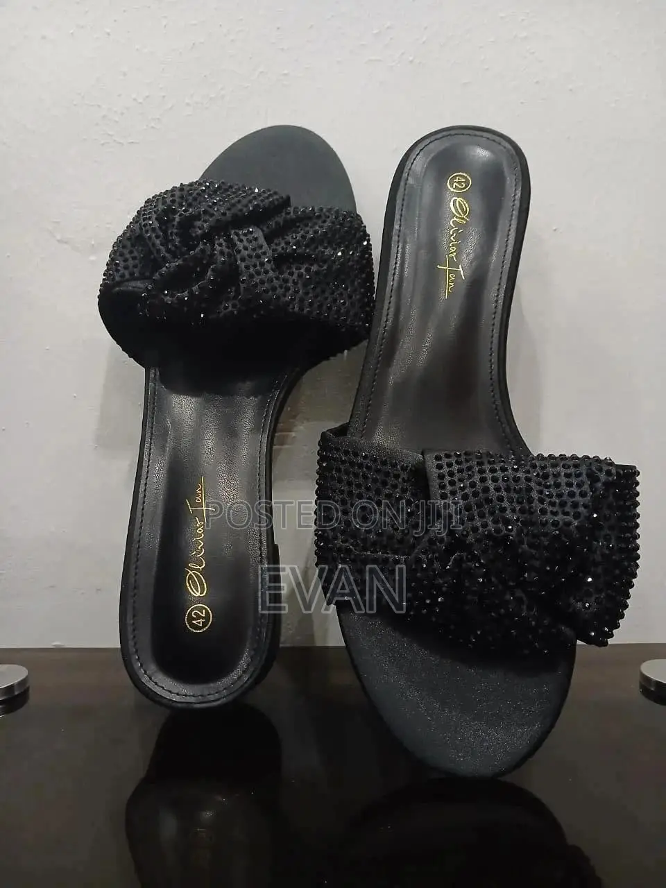 Ladies Shoe