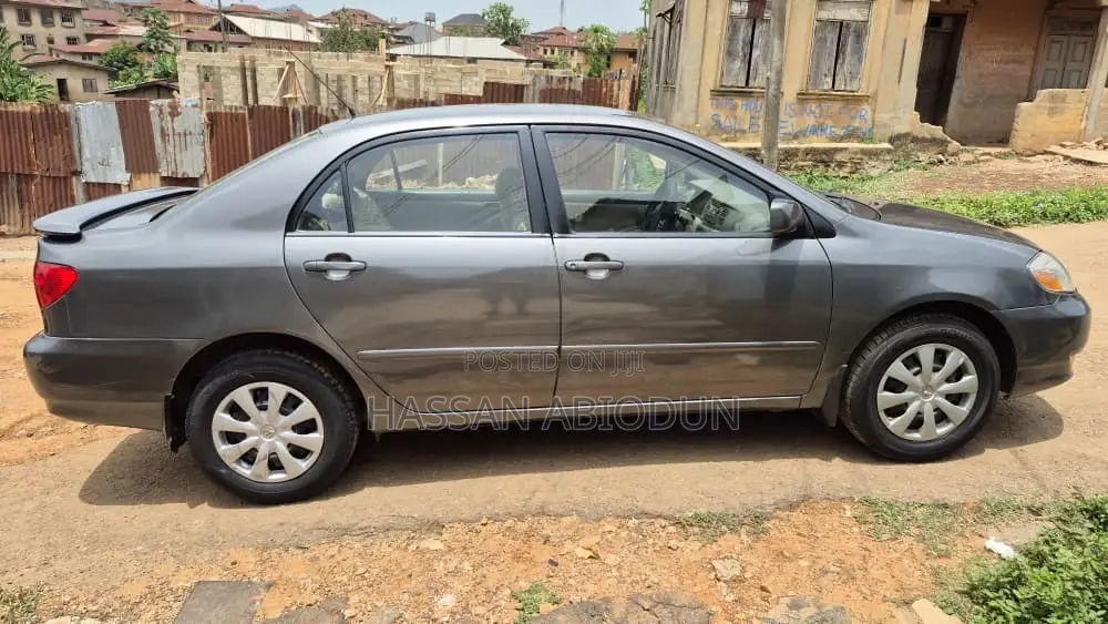 Toyota Corolla 2003 Gray