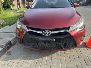 Toyota Camry SE 4dr Sedan (2.5L 4cyl 6A) 2017 Red