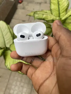 Apple AirPod 3 With Case