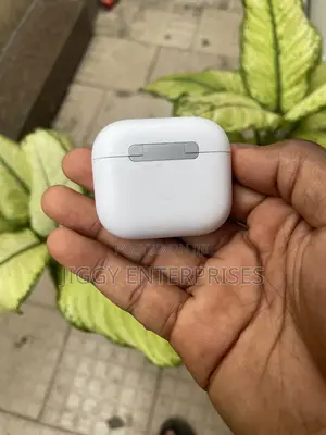 Apple AirPod 3 With Case