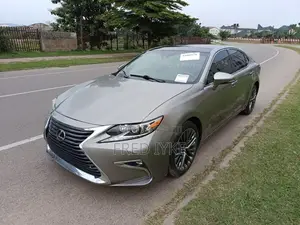 Lexus ES 2017 Brown