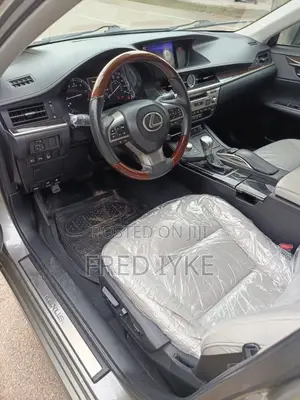 Lexus ES 2017 Brown