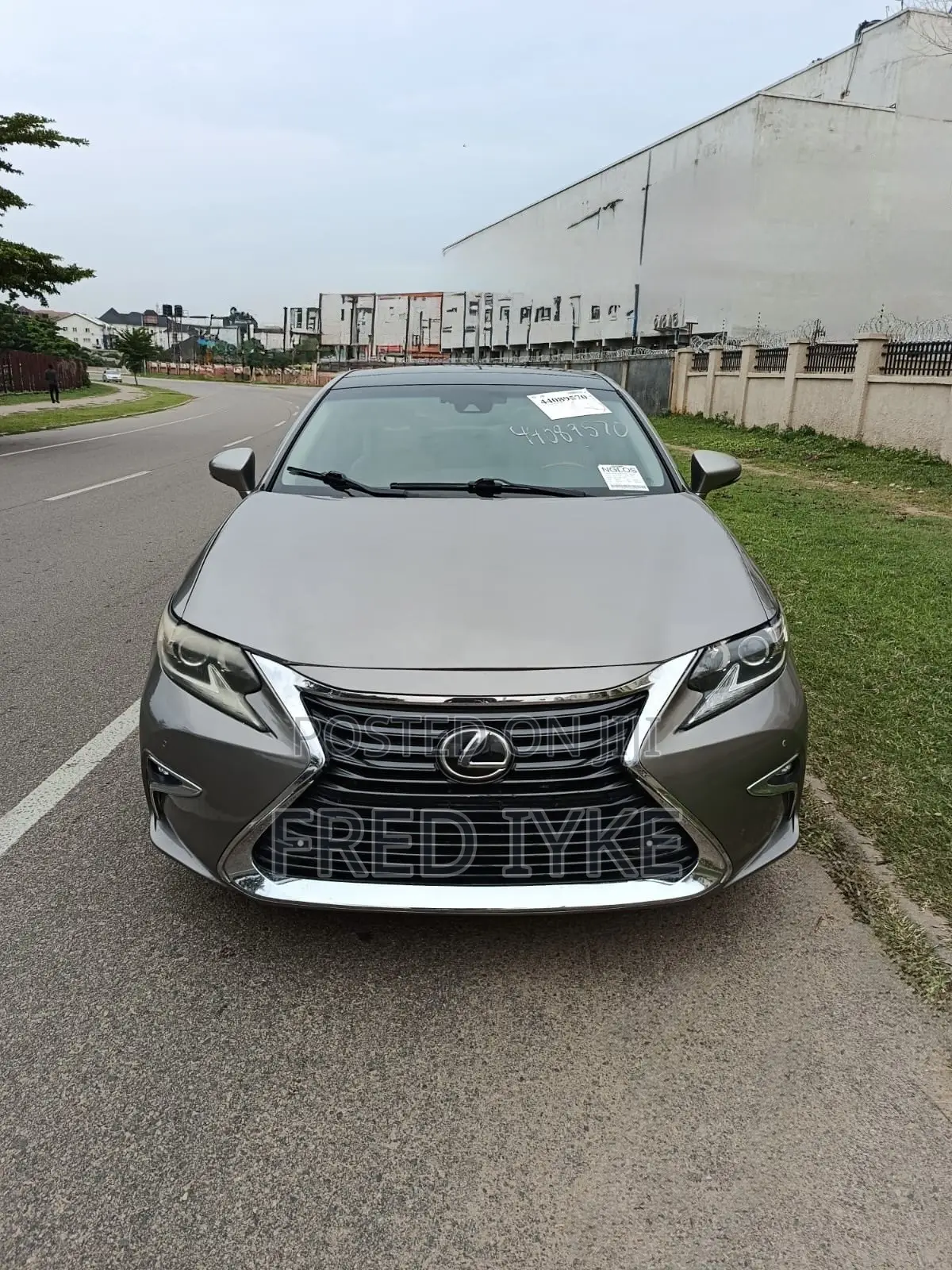 Lexus ES 2017 Brown