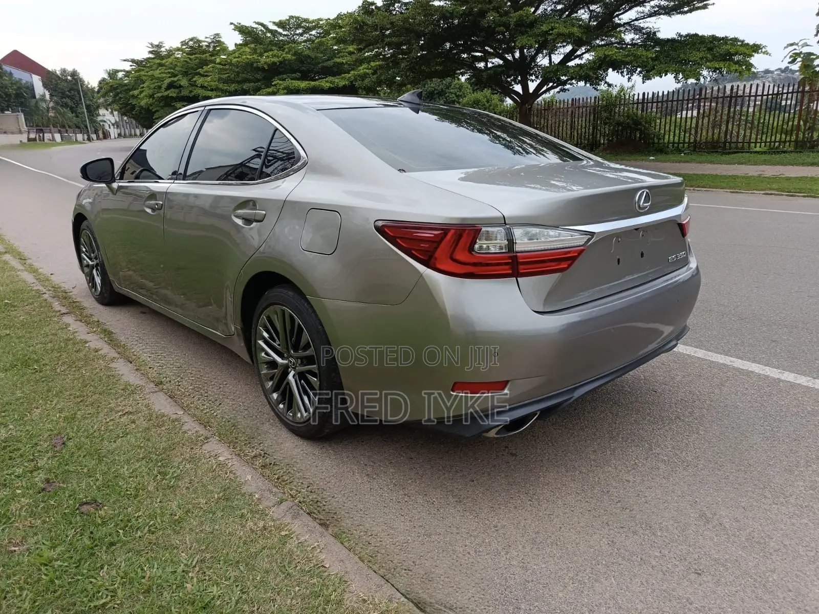 Lexus ES 2017 Brown