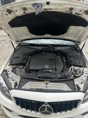 Mercedes-Benz C300 2020 White