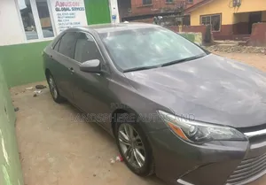 Toyota Camry SE 4dr Sedan (2.5L 4cyl 6A) 2015 Gray