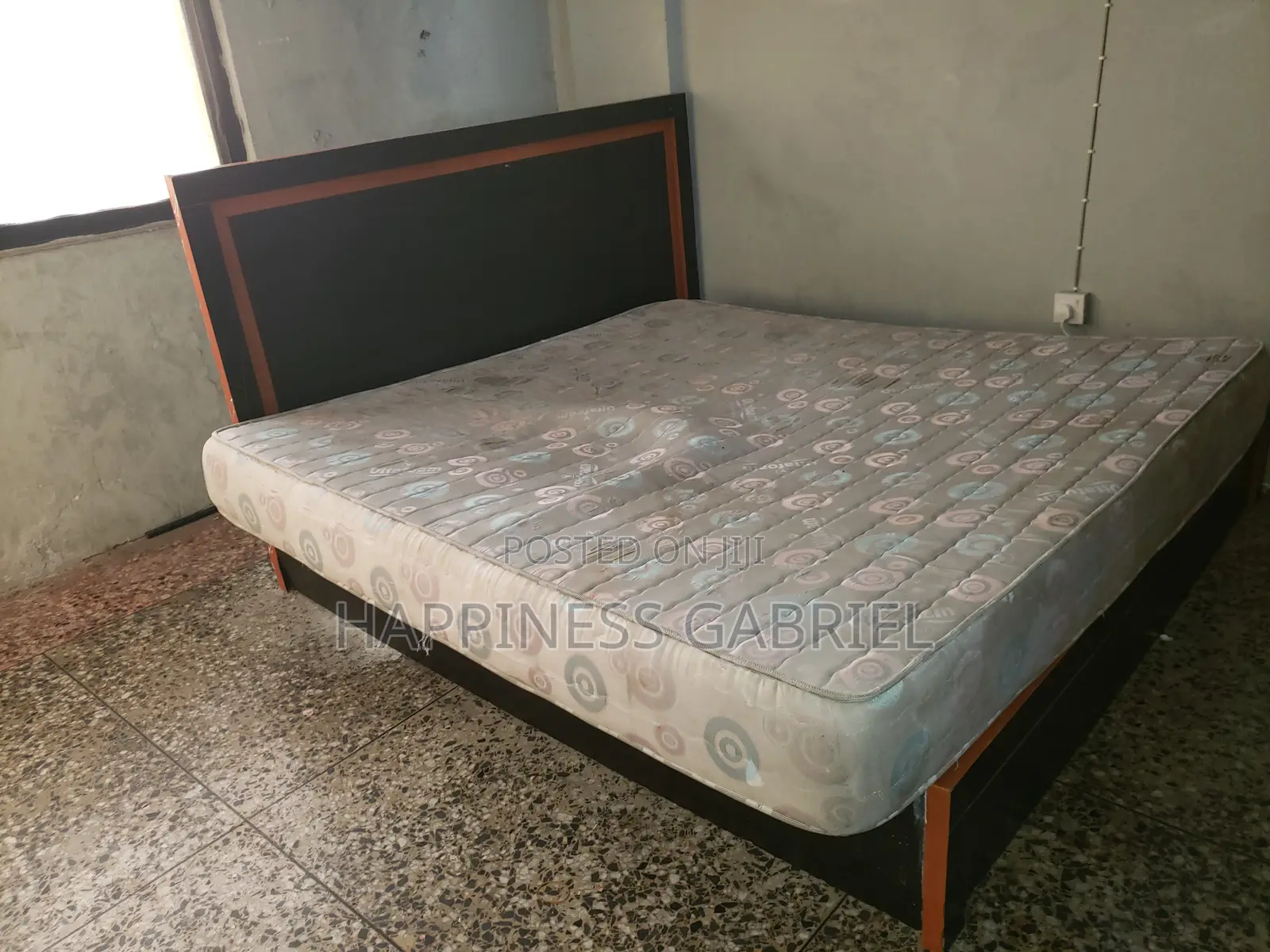 Declutter Sales!! 6x6 Bed & Bed Frame Combo