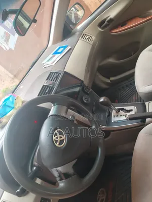 Toyota Corolla L 4dr Sedan (1.8L 4cyl 5M) 2012