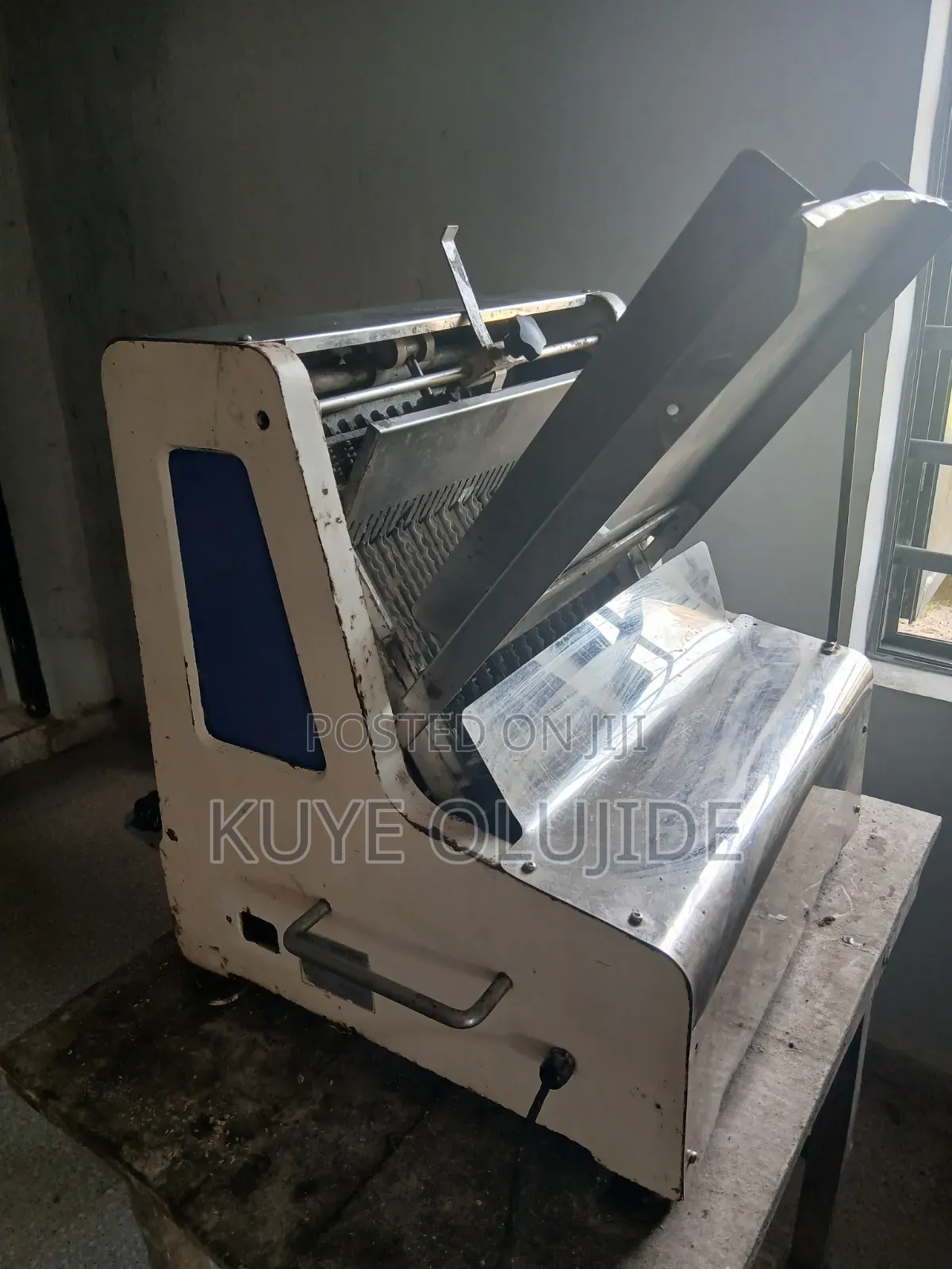 Bread Slicer