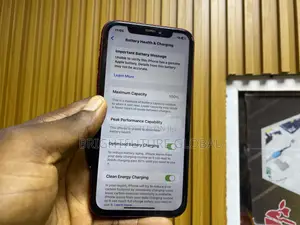 Apple iPhone XR 64 GB Red