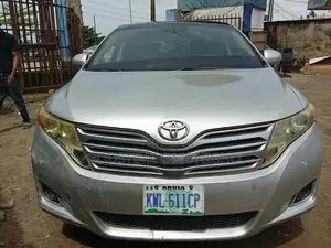 Toyota Venza 2010 Silver