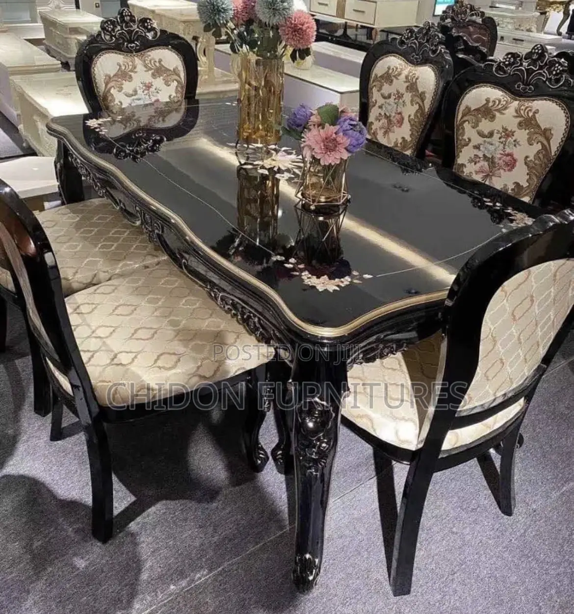 Royal Dining