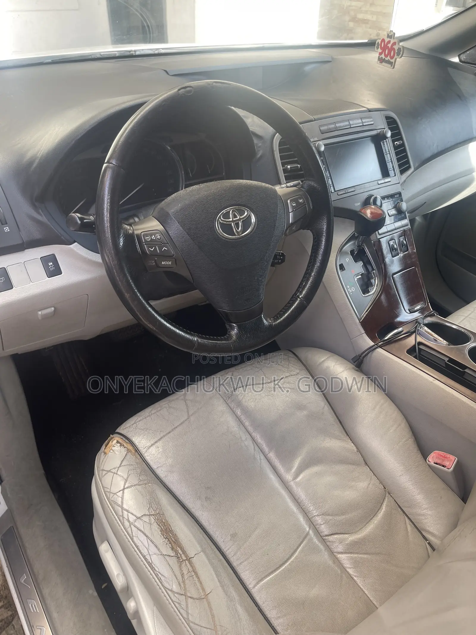 Toyota Venza AWD 2010 White