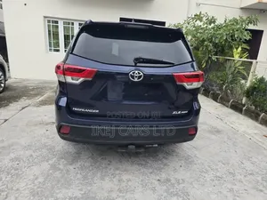 Toyota Highlander 2016
