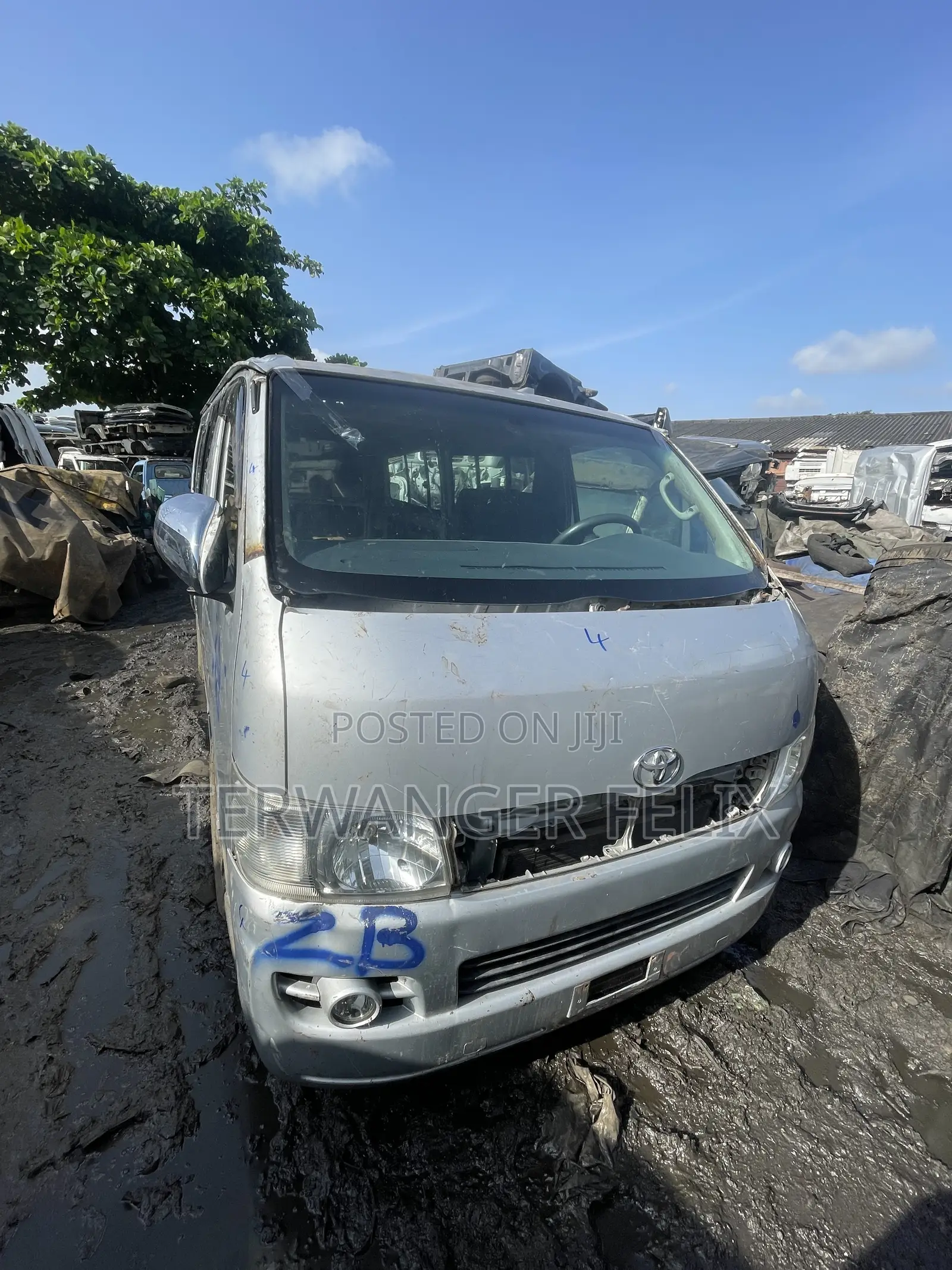 Toyota HiAce 2012 Silver