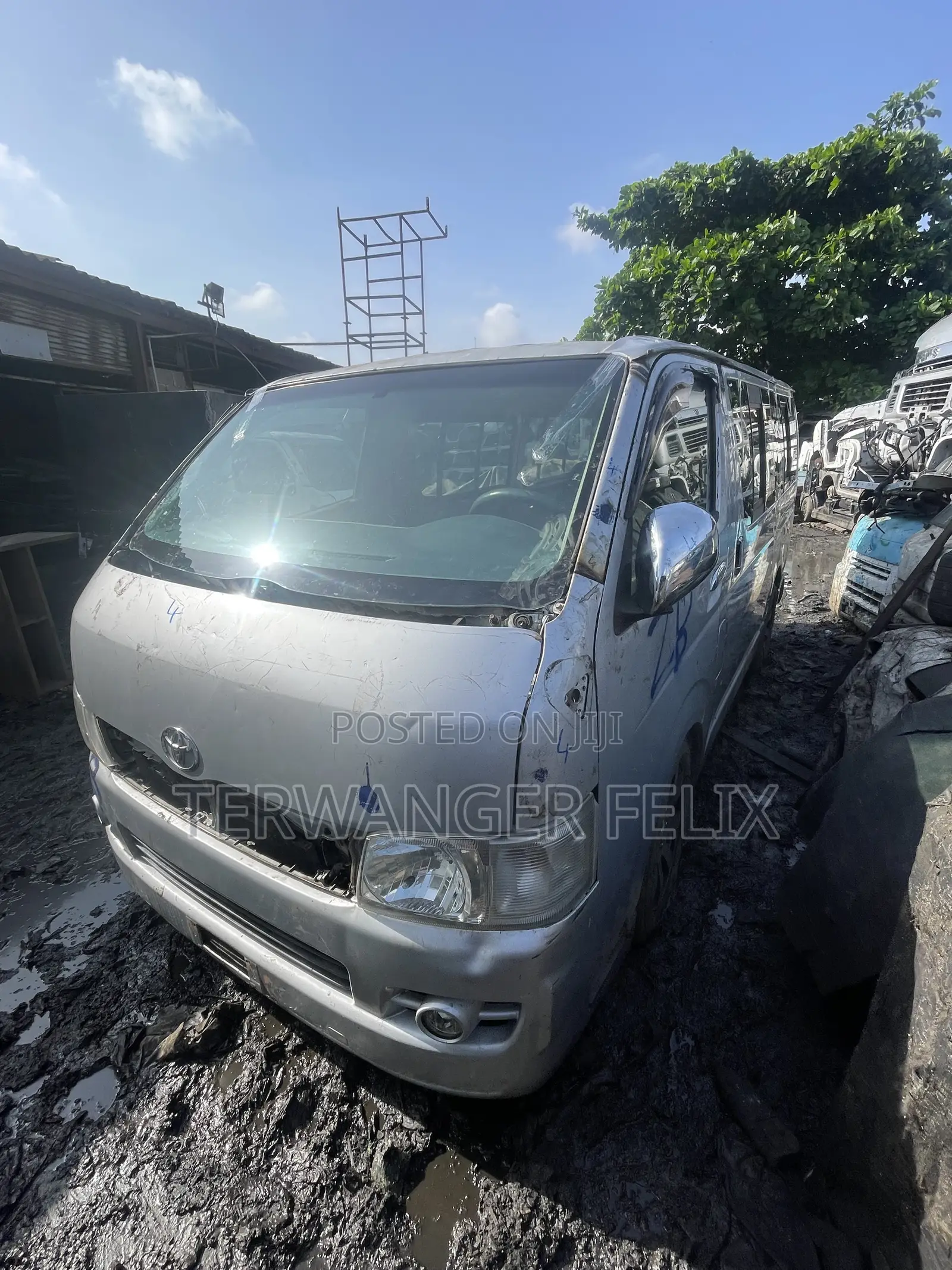 Toyota HiAce 2012 Silver