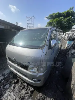 Toyota HiAce 2012 Silver